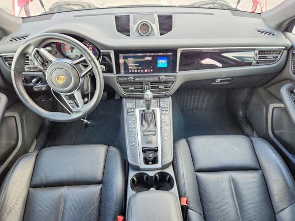 2020 PORSCHE MACAN