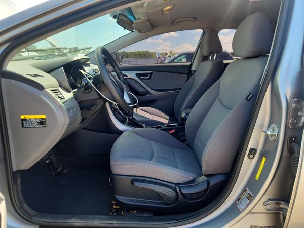 2015 HYUNDAI ELANTRA GLS(Middle)