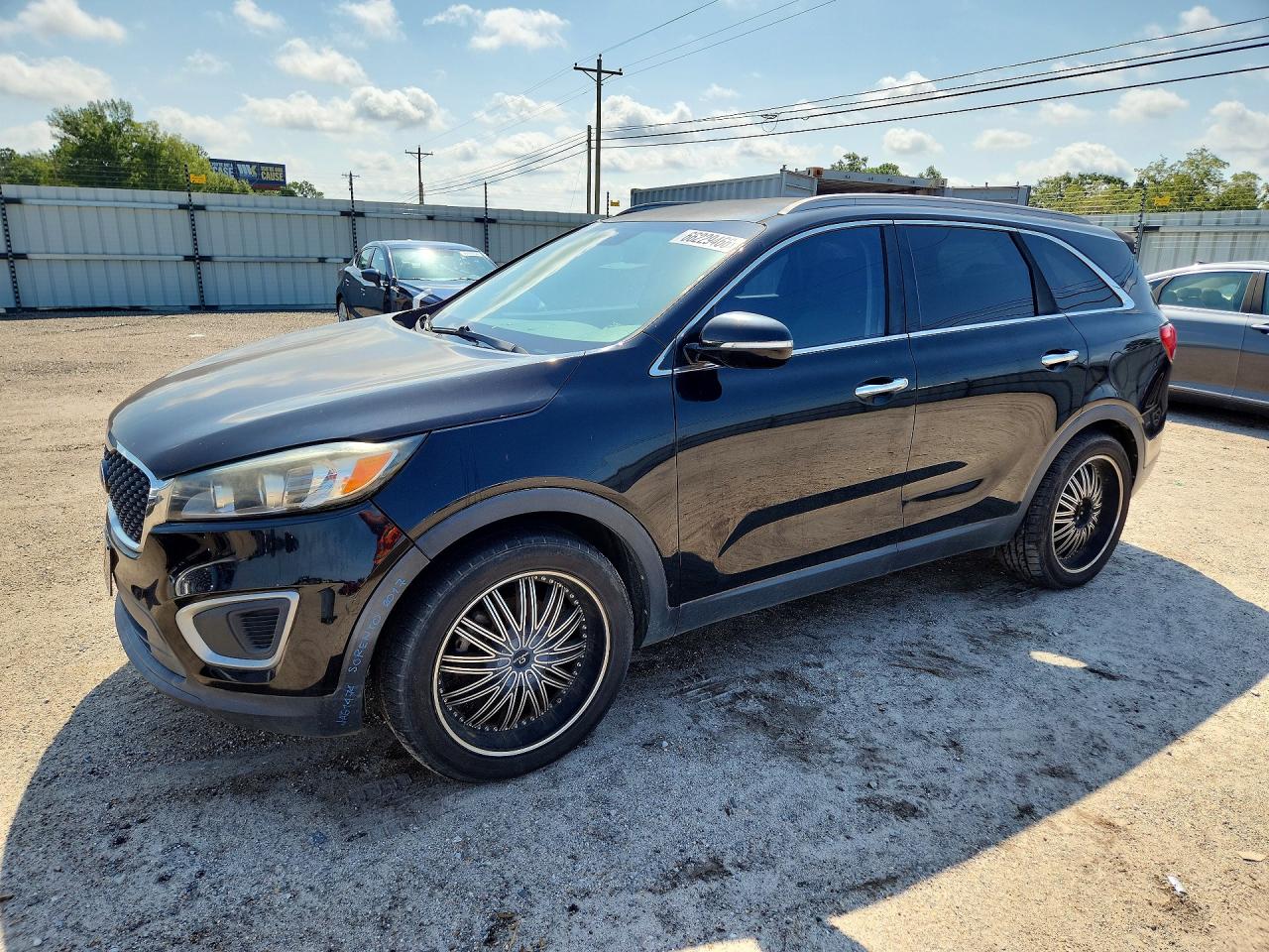 2016 KIA SORENTO L / LX