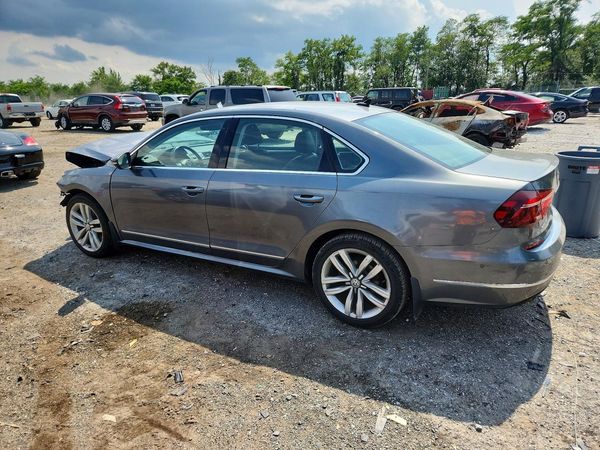 2017 VOLKSWAGEN PASSAT