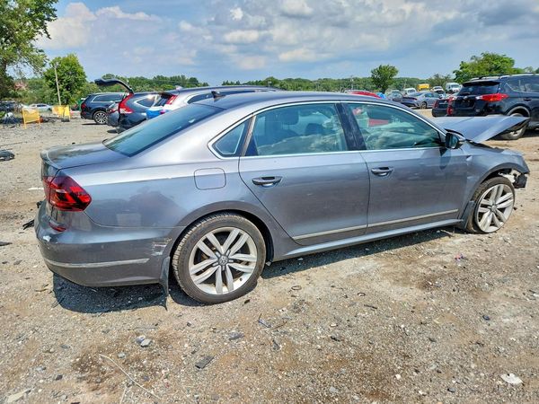 2017 VOLKSWAGEN PASSAT