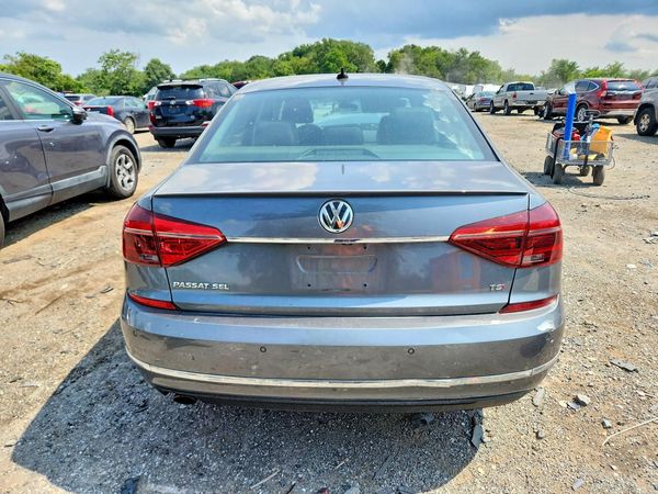 2017 VOLKSWAGEN PASSAT
