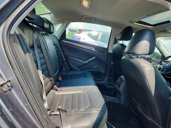 2017 VOLKSWAGEN PASSAT