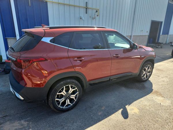 2021 KIA SELTOS EX