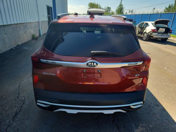 2021 KIA SELTOS EX