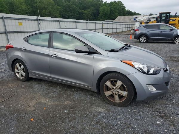 2012 HYUNDAI ELANTRA