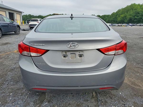 2012 HYUNDAI ELANTRA