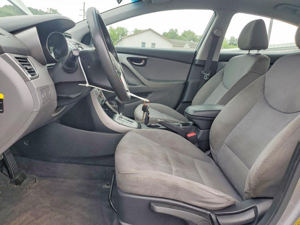 2012 HYUNDAI ELANTRA