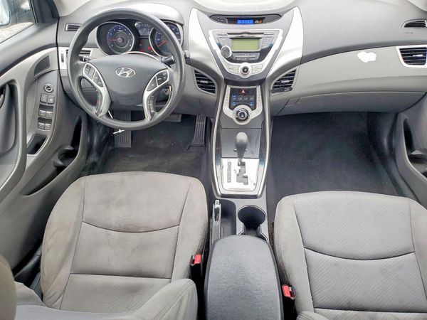 2012 HYUNDAI ELANTRA