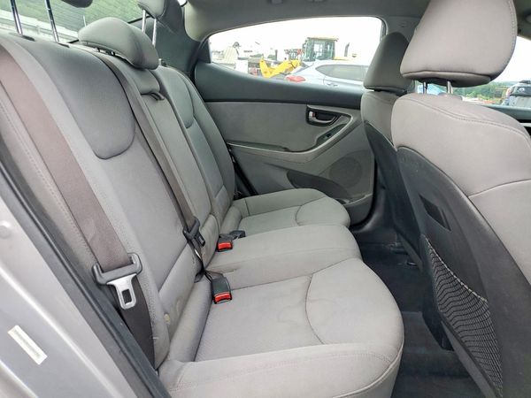 2012 HYUNDAI ELANTRA