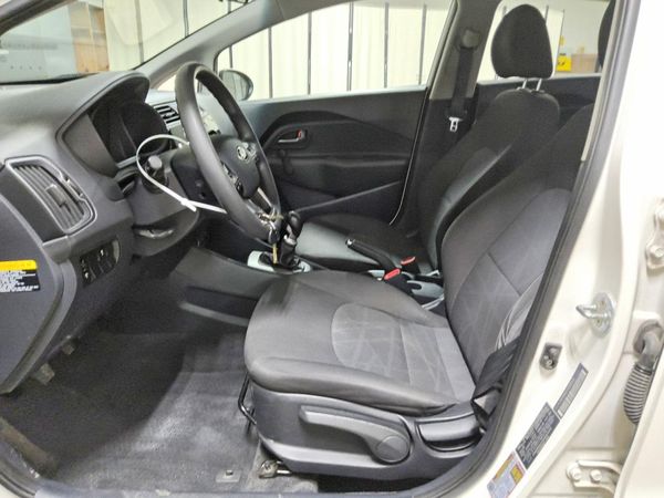 2016 KIA RIO LX A/T — DENT