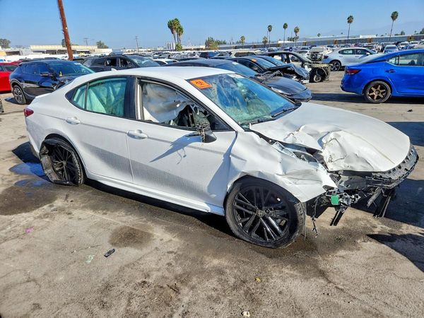2026 TOYOTA CAMRY — Passenger 3/4