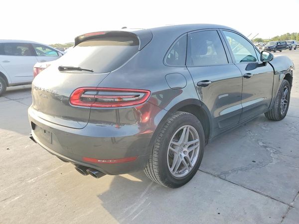 2018 PORSCHE MACAN