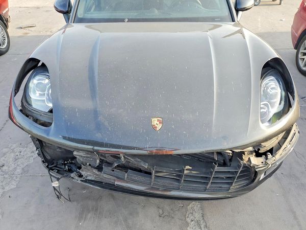 2018 PORSCHE MACAN