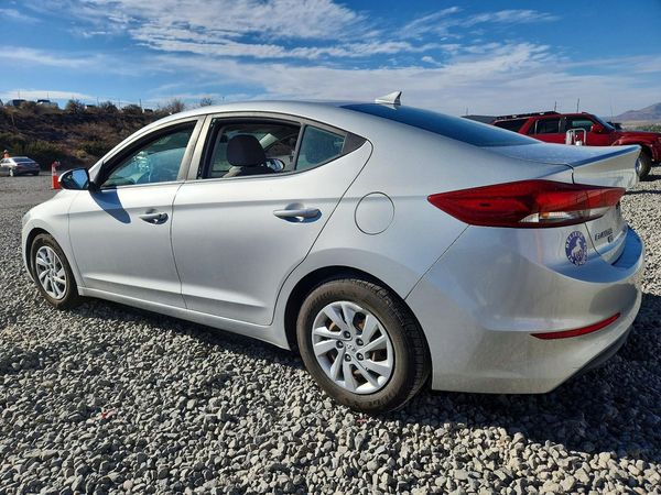 2017 HYUNDAI ELANTRA SE Base