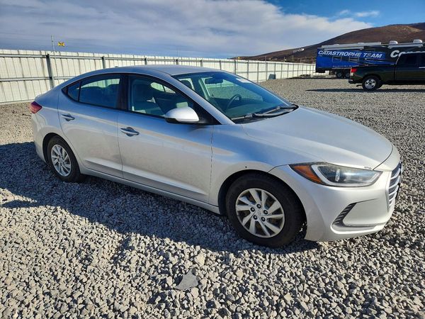 2017 HYUNDAI ELANTRA SE Base