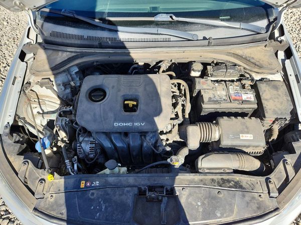 2017 HYUNDAI ELANTRA SE Base
