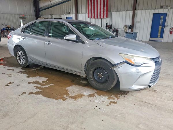 2016 TOYOTA CAMRY