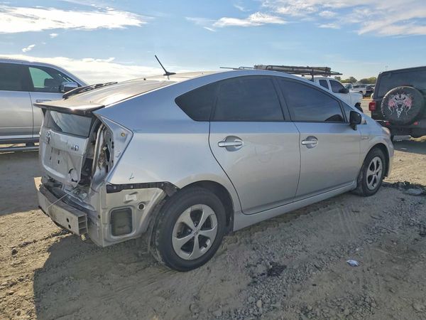 2013 TOYOTA PRIUS