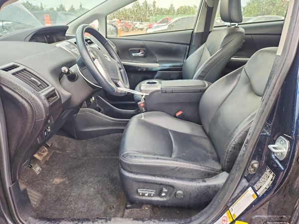 2017 TOYOTA PRIUS — DENT