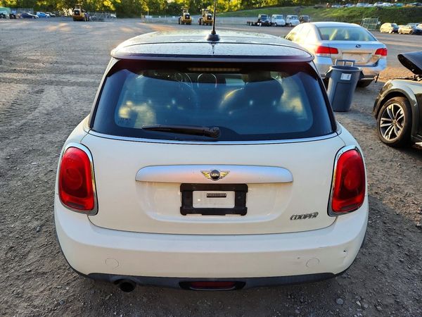 2015 MINI COOPER