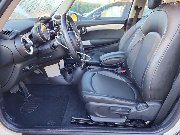 2015 MINI COOPER