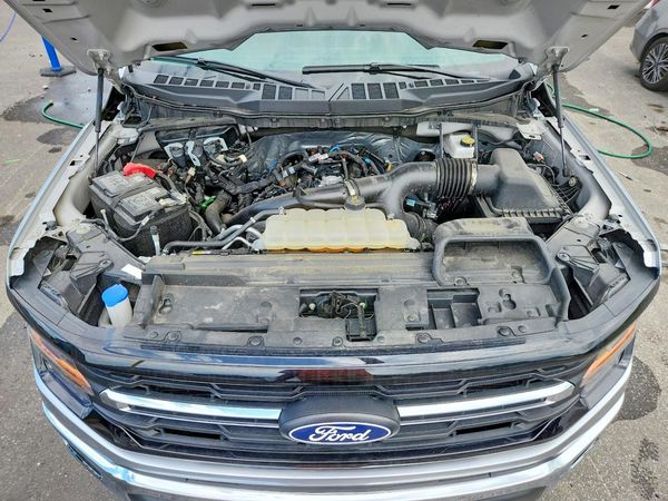 2025 FORD F150 XLT — Engine bay