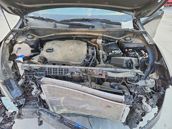 2025 KIA SPORTAGE EX — Engine bay