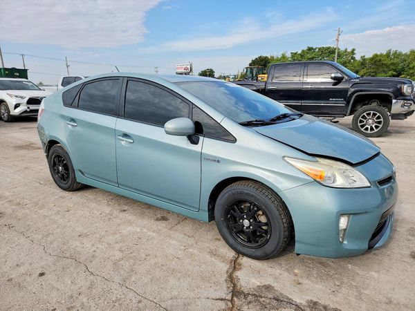 2014 TOYOTA PRIUS