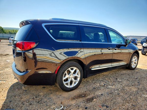 2017 CHRYSLER PACIFICA Touring L Plus