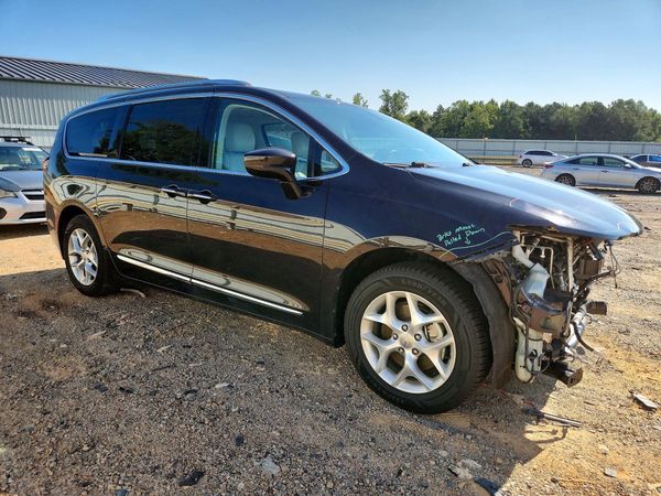 2017 CHRYSLER PACIFICA Touring L Plus