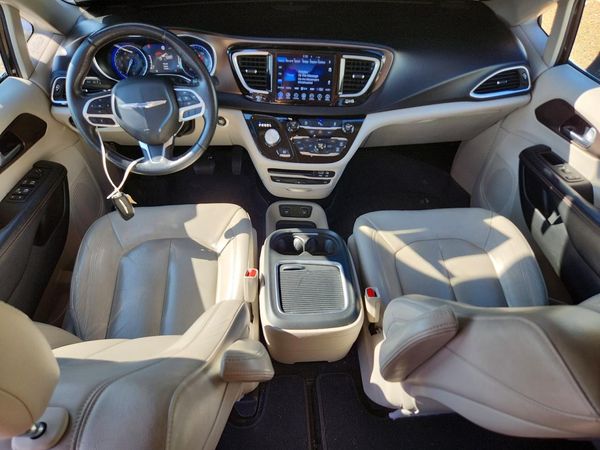 2017 CHRYSLER PACIFICA Touring L Plus
