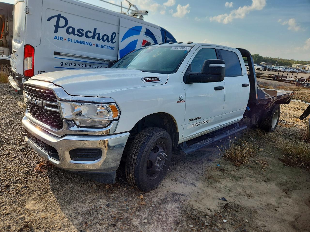 2024 RAM 3500 CREW CAB CHASSIS 4X4