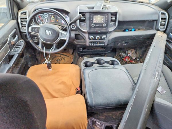 2024 RAM 3500 CREW CAB CHASSIS 4X4
