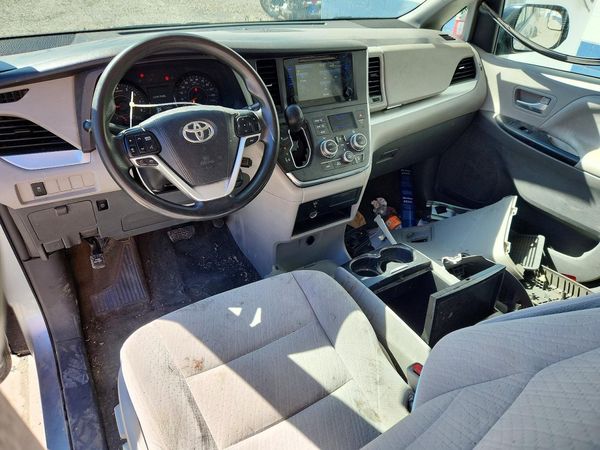 2016 TOYOTA SIENNA