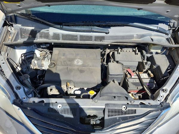 2016 TOYOTA SIENNA