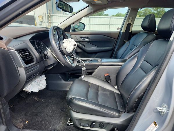 2023 NISSAN ROGUE SL — DENT
