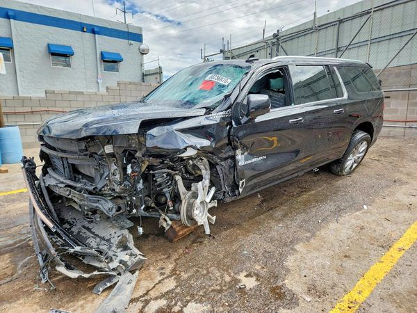 2021 CHEVROLET SUBURBAN High Country — Front 3/4