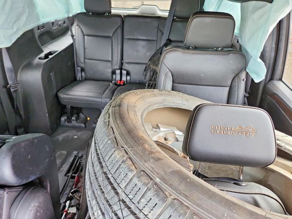 2021 CHEVROLET SUBURBAN High Country — SUVN