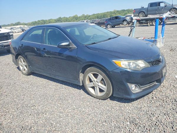 2014 TOYOTA CAMRY