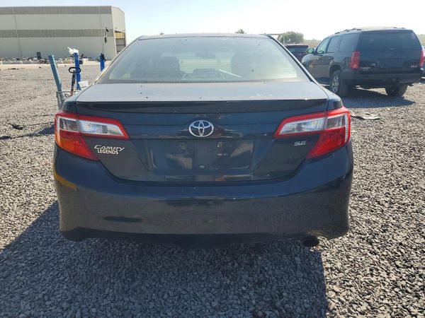 2014 TOYOTA CAMRY