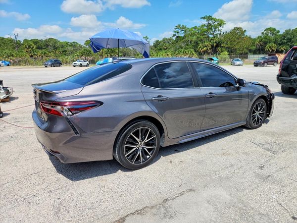 2022 TOYOTA CAMRY SE