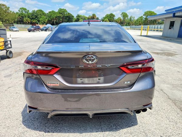 2022 TOYOTA CAMRY SE