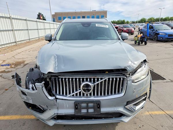 2024 VOLVO XC90