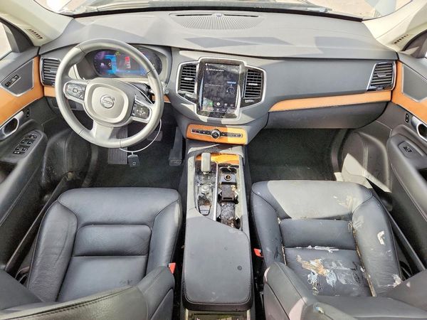 2024 VOLVO XC90