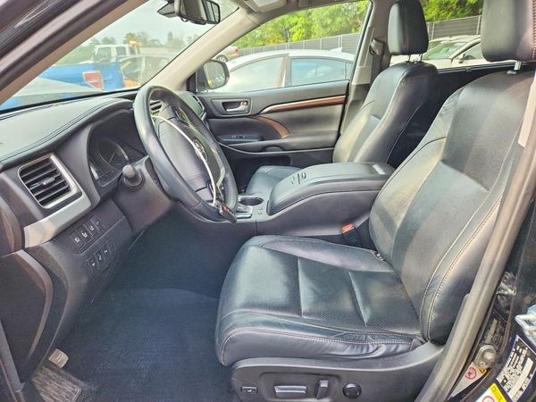 2016 TOYOTA HIGHLANDER