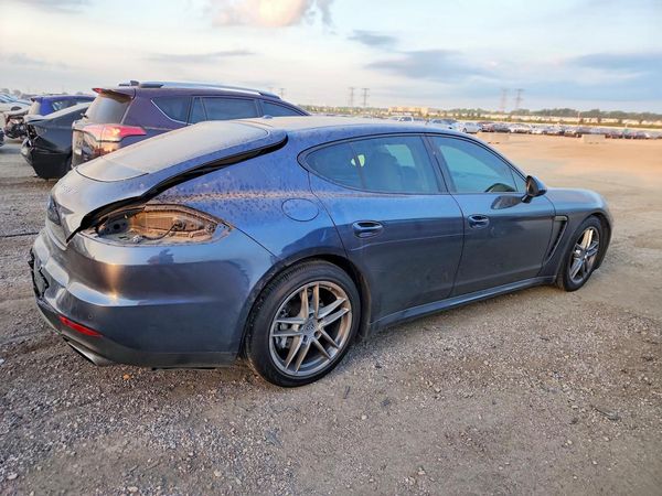 2015 PORSCHE PANAMERA