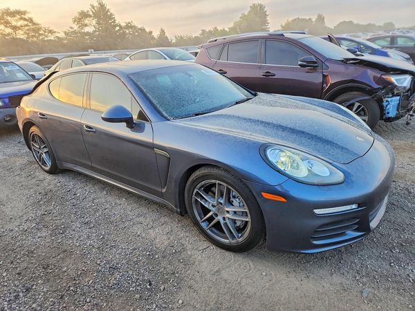 2015 PORSCHE PANAMERA