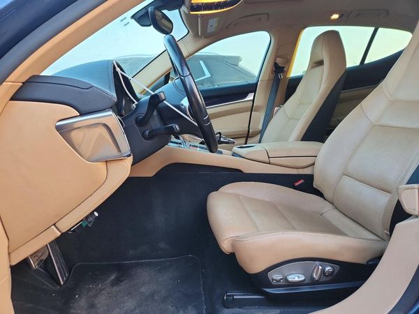 2015 PORSCHE PANAMERA
