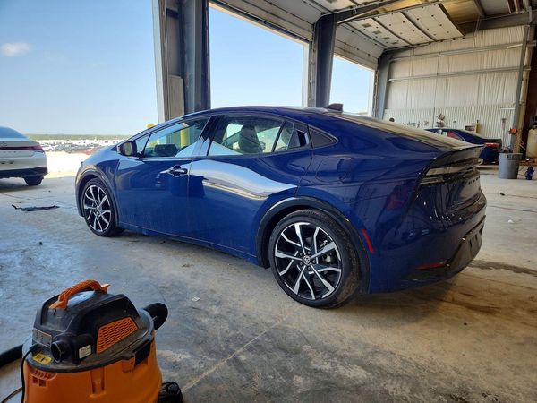 2025 TOYOTA PRIUS